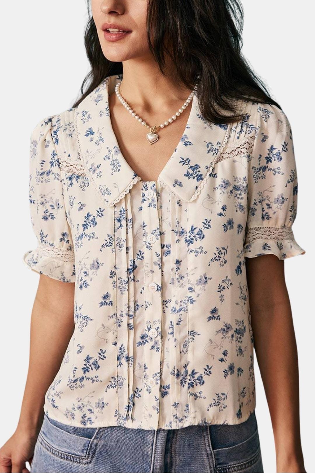 Alyna – Lace Spliced Pleated Floral Shirt in White