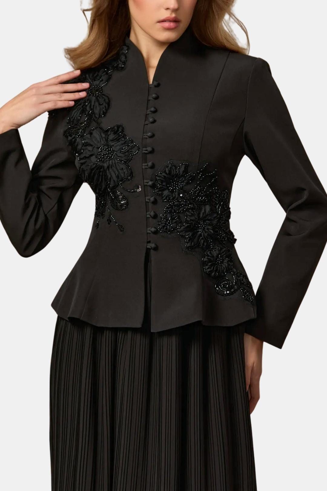 Amoura – Lace Embroidered Jacket & Pleated Skirt Set in Black