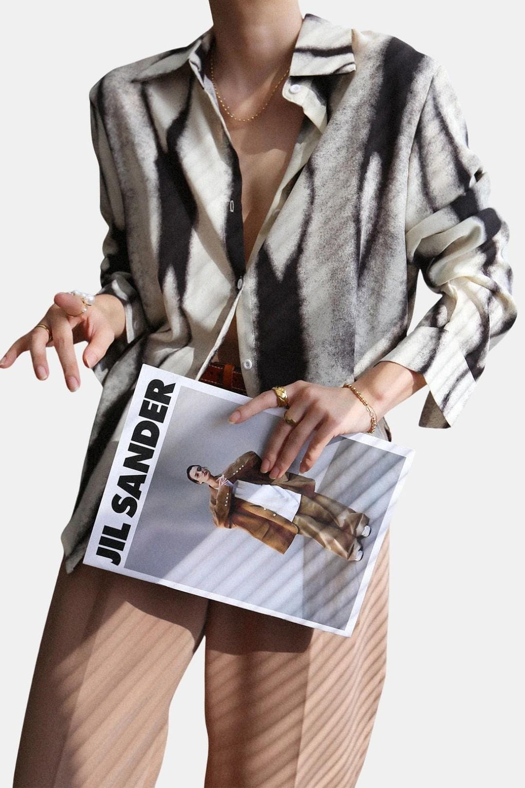 Noemi – Tie Dye Oversized Shirt in Black